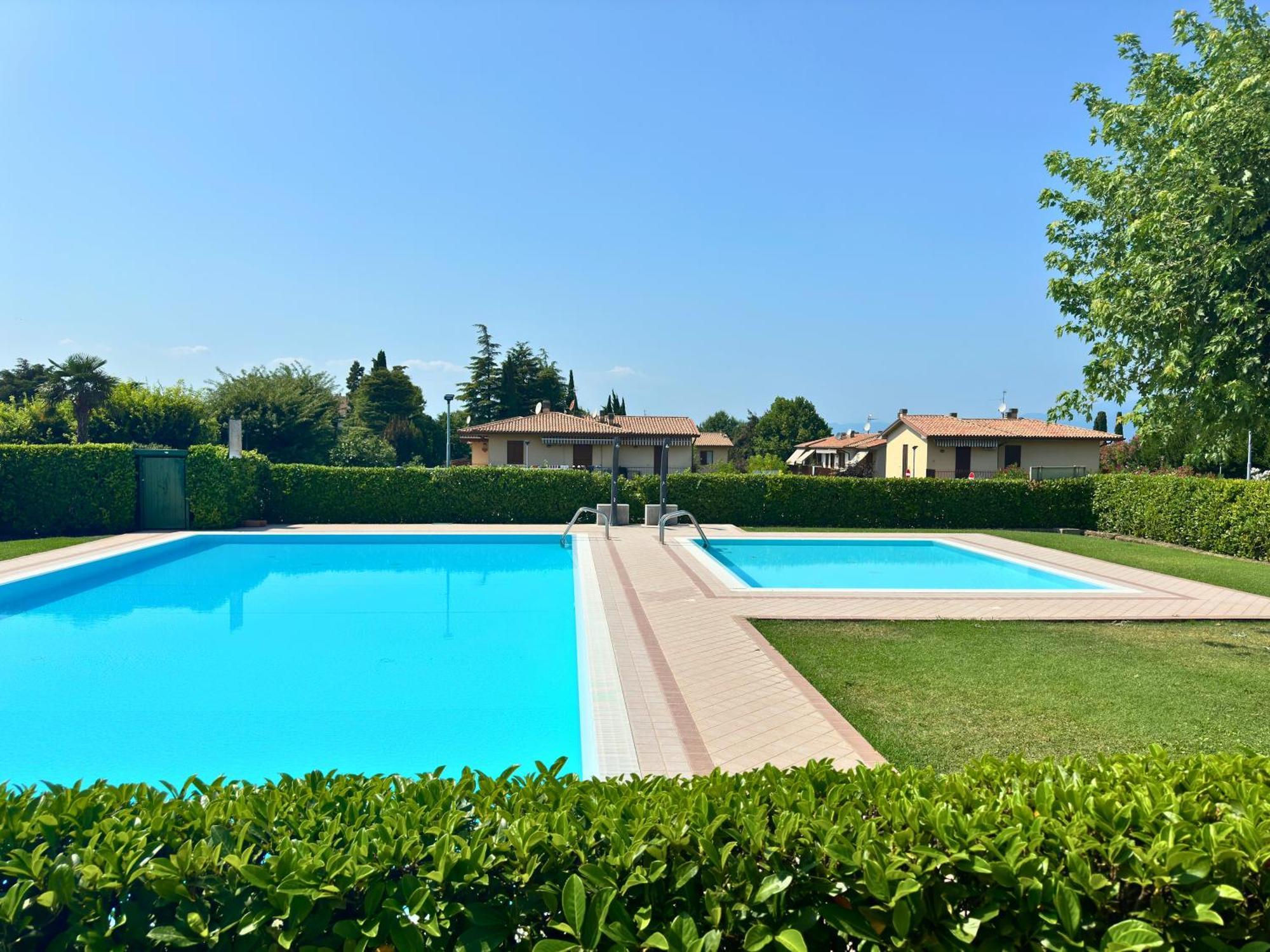 Incanto Apartment Lazise - Pools E Garden المظهر الخارجي الصورة