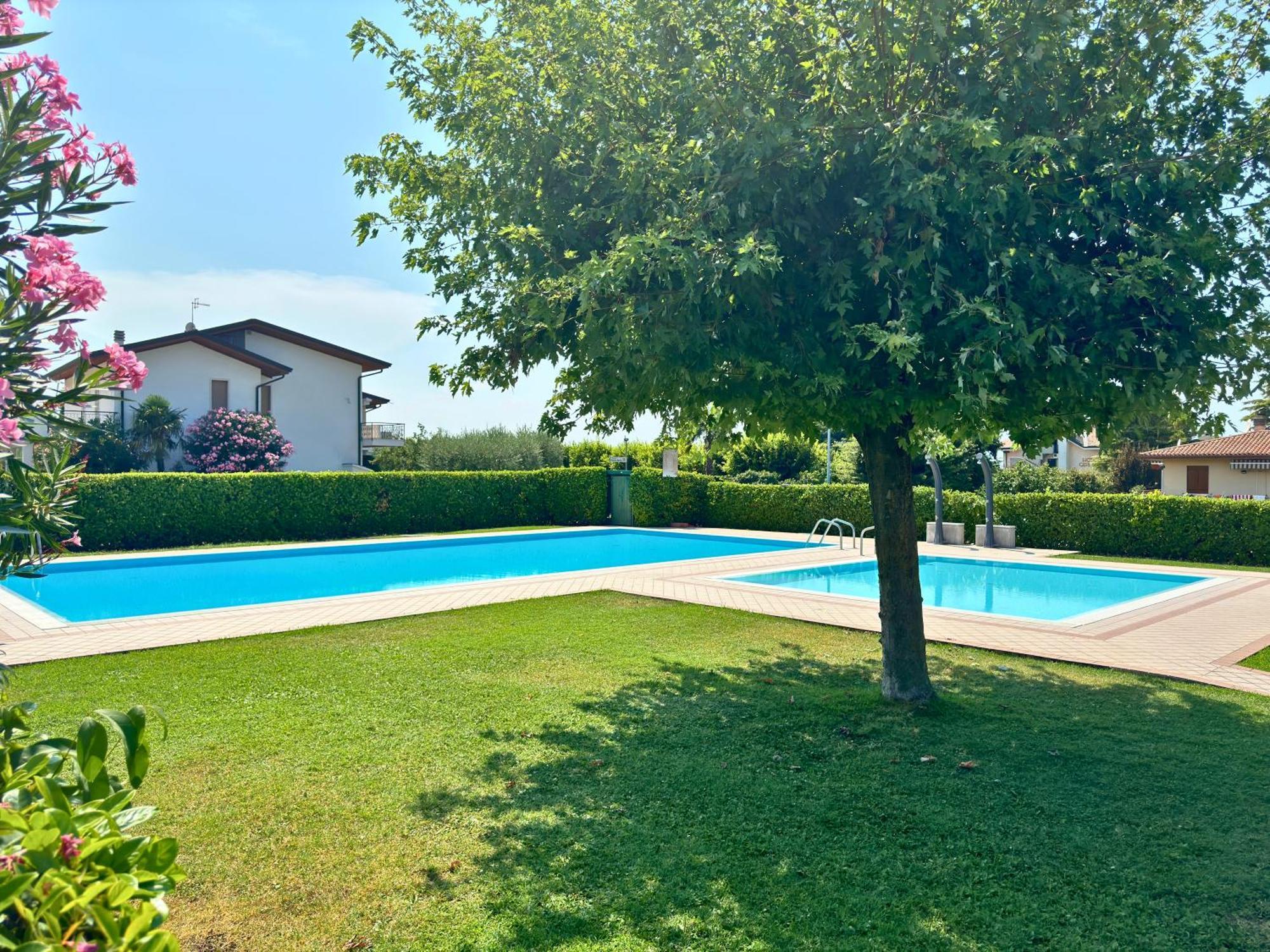 Incanto Apartment Lazise - Pools E Garden المظهر الخارجي الصورة