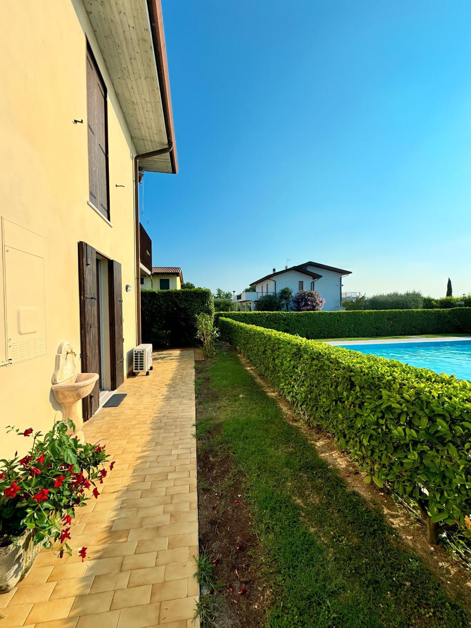 Incanto Apartment Lazise - Pools E Garden المظهر الخارجي الصورة